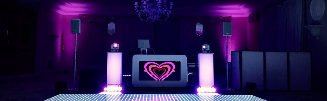MOOOV DJ show with LED dance floor